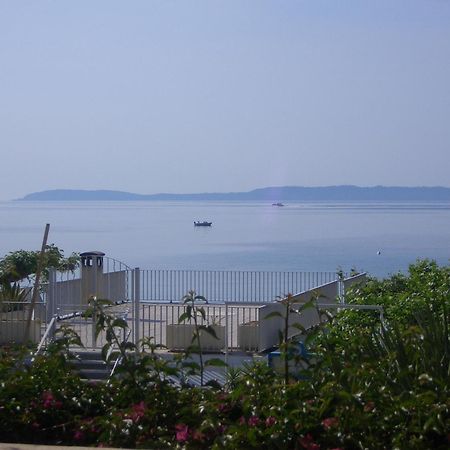 Hotel Beau Soleil Le Lavandou Buitenkant foto