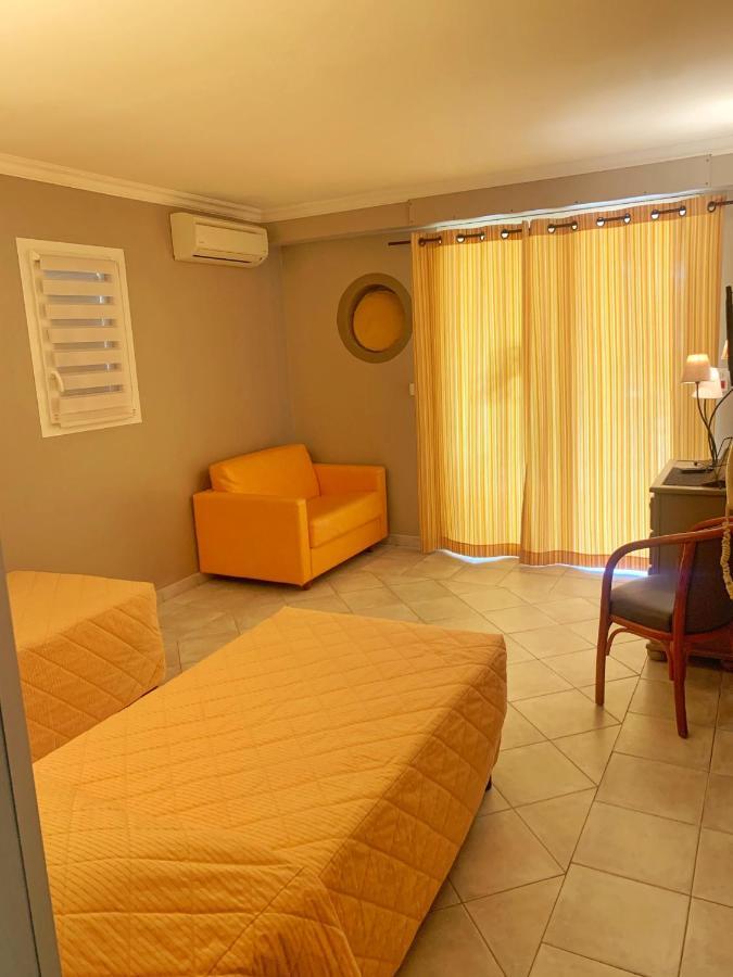 Hotel Beau Soleil Le Lavandou Buitenkant foto