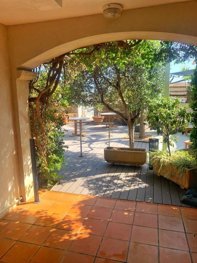 Hotel Beau Soleil Le Lavandou Buitenkant foto
