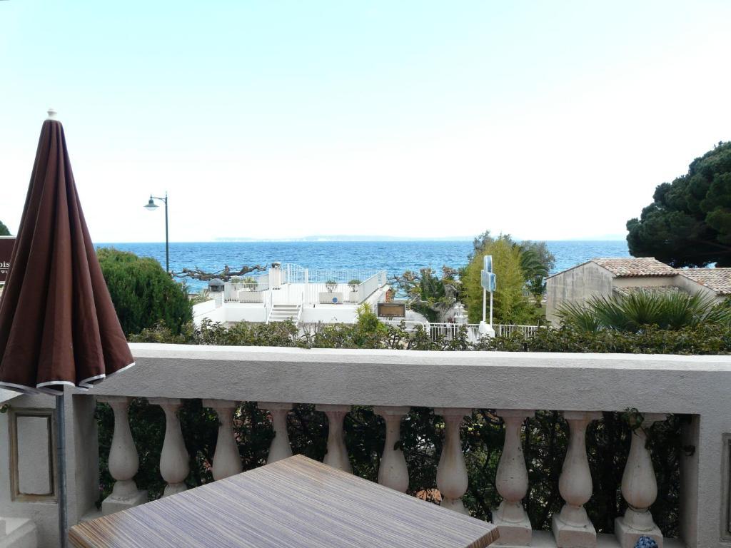 Hotel Beau Soleil Le Lavandou Buitenkant foto