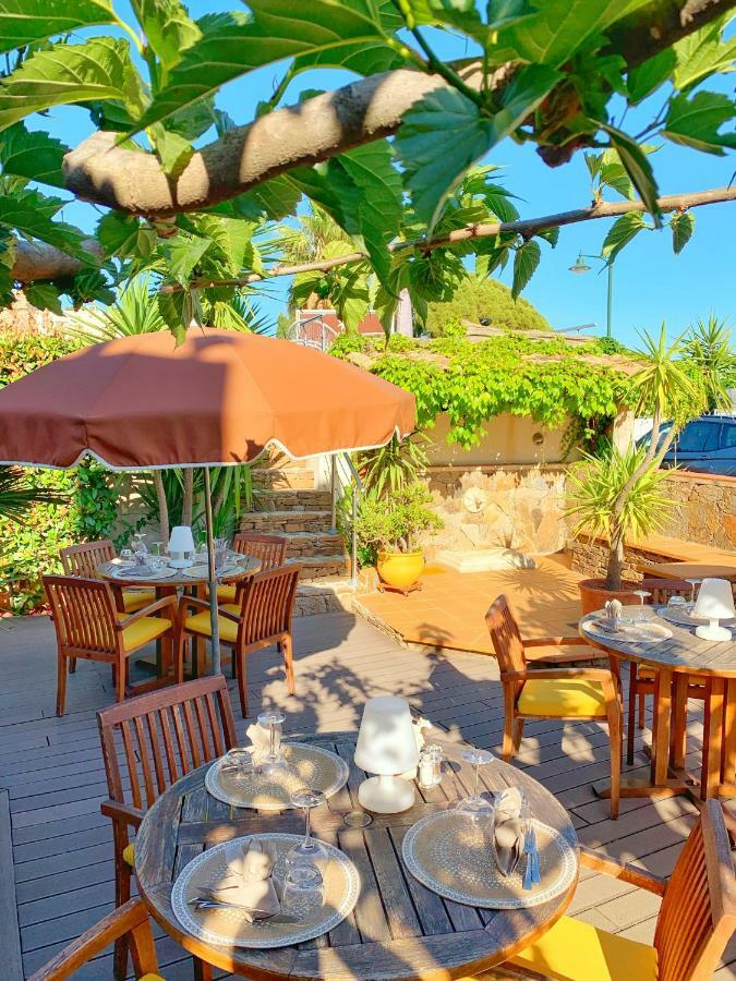 Hotel Beau Soleil Le Lavandou Buitenkant foto